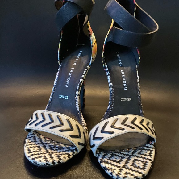 Chinese Laundry Levita Heels - Picture 2 of 5